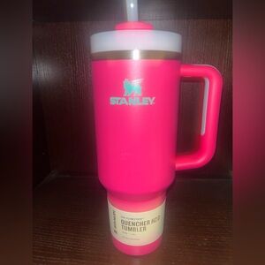 Stanley Vibrant Pink Quencher Tumbler . 40oz